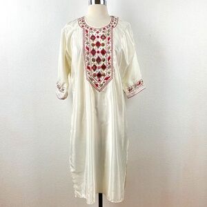 Vintage Ethnic White Embroidered Tunic Medium Mirrors Poly Boho Festival Party